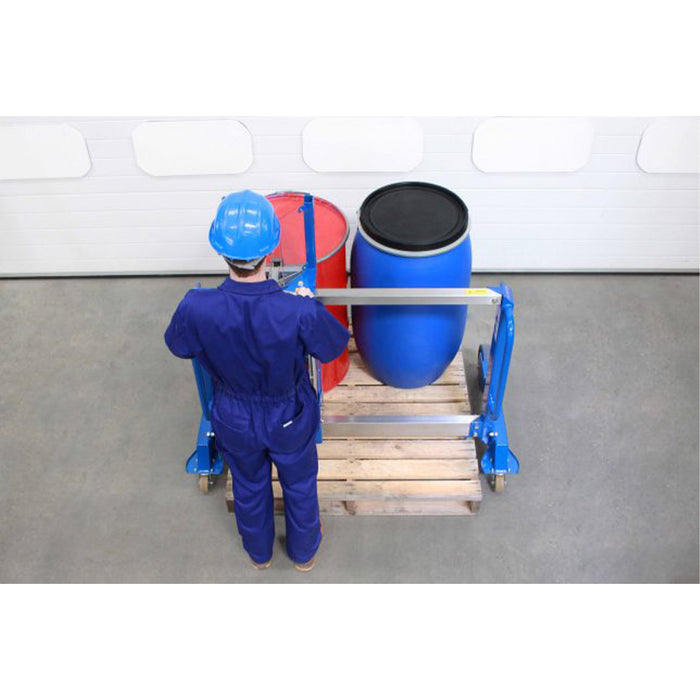 El estibador teniendo acceso desde el lateral, completamente abierto